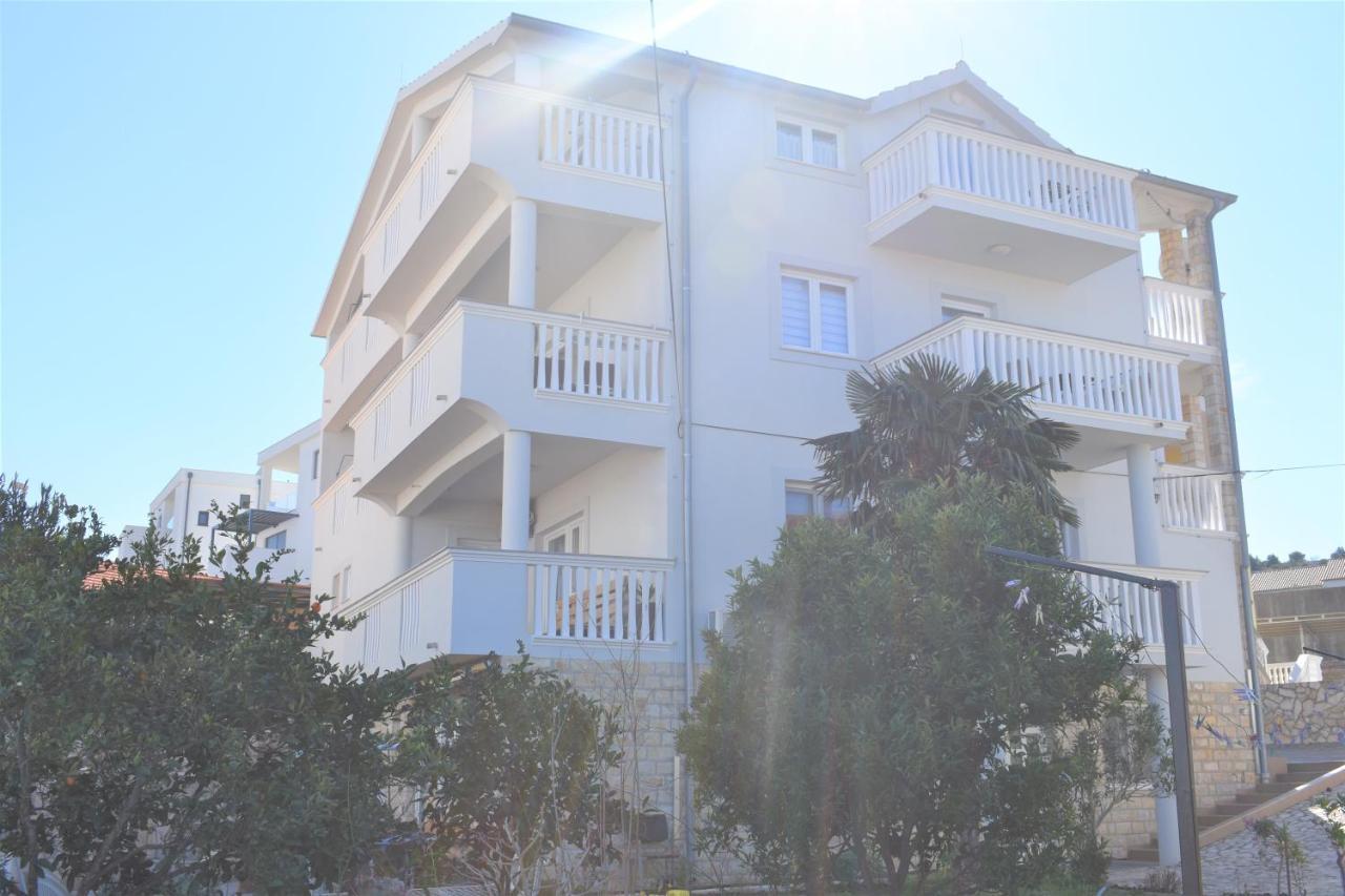 Apartments Janja Murter Exterior foto